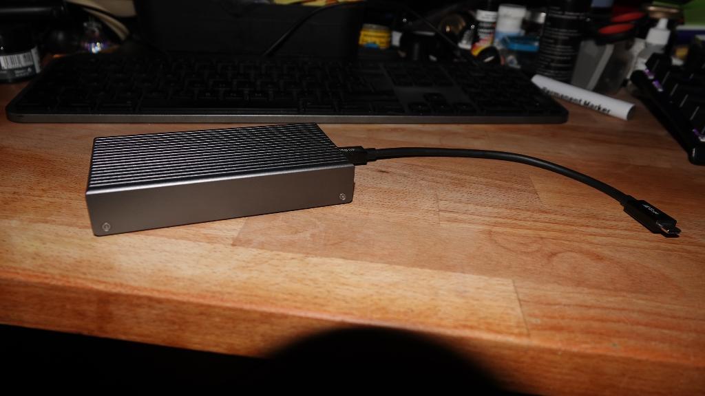 Externe Thunderbolt behuizing met Samsung 2TB PCI 4.0 SSD, Computers en Software, Harde schijven, Zo goed als nieuw, Laptop, Extern