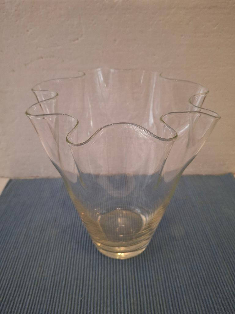Mooie heldere glazen zakdoek / servetvaas, Antiek en Kunst, Antiek | Glas en Kristal, Ophalen of Verzenden