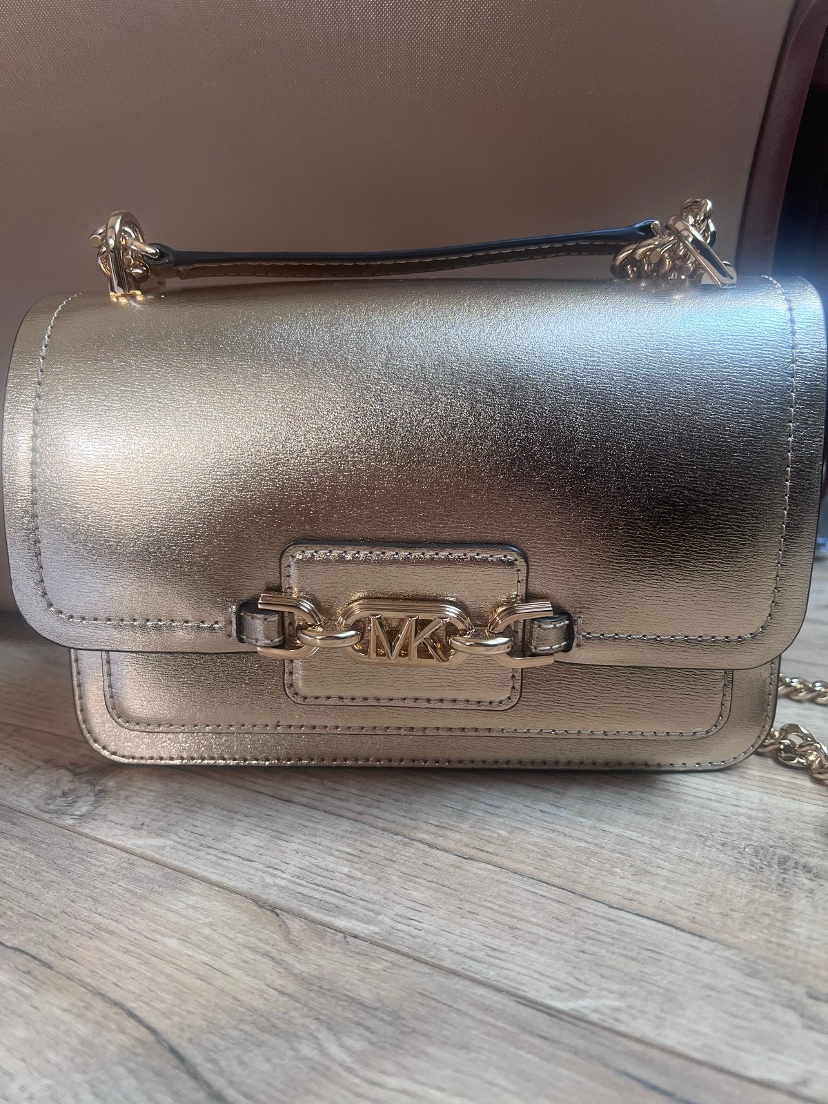 Michael Kors Schoudertasje Goud - NIEUW, Sieraden, Tassen en Uiterlijk, Tassen | Damestassen, Ophalen, Nieuw, Overige kleuren