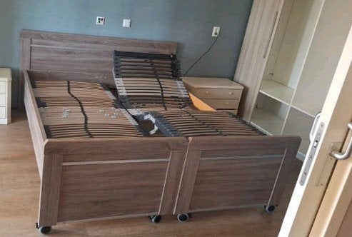 Seniorenbed 2-persoons met elektrische lattenbodem, Ophalen
