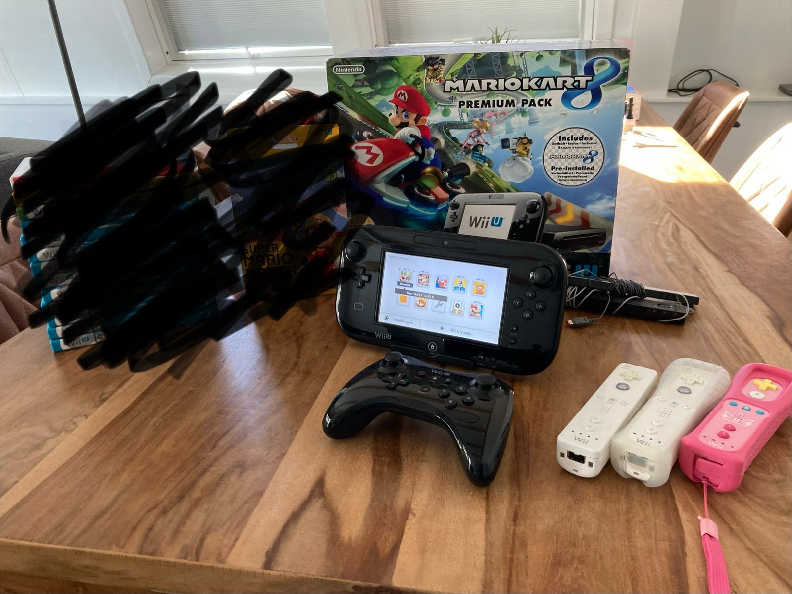 Wii U console met controllers en Mario Kart 8, Spelcomputers en Games, Ophalen of Verzenden, Gebruikt, Met 3 controllers of meer