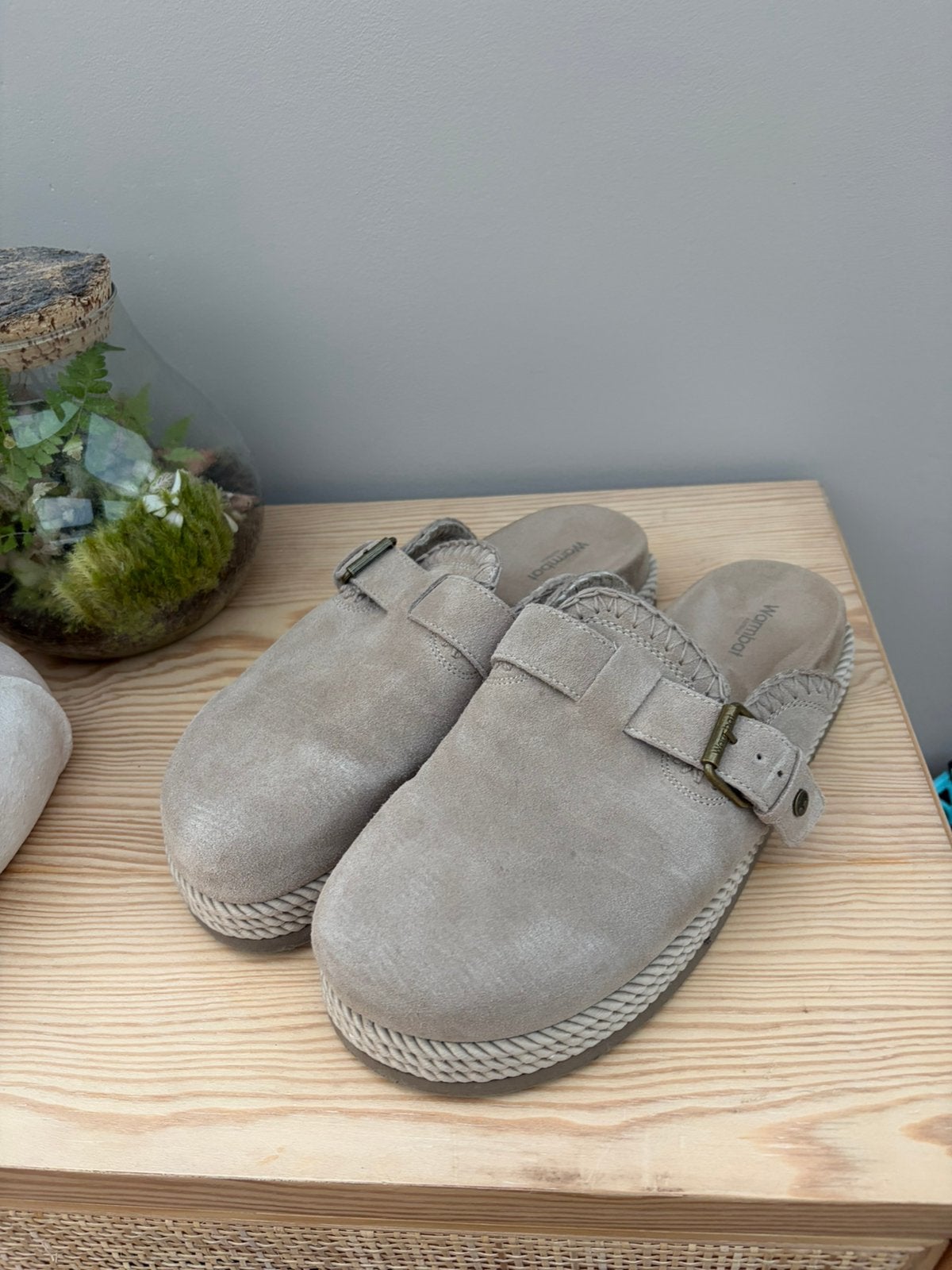 Warmbat warrego clogs slippers sloffen maat 42, Ophalen of Verzenden, Zo goed als nieuw, Beige, Pantoffels of Sloffen
