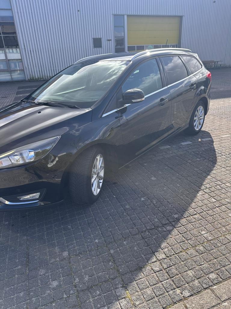 Ford Focus 1.0 Ecoboost 92KW Wagon AUT 2018 Zwart, Auto's, Zwart, Zwart, 1245 kg, Particulier