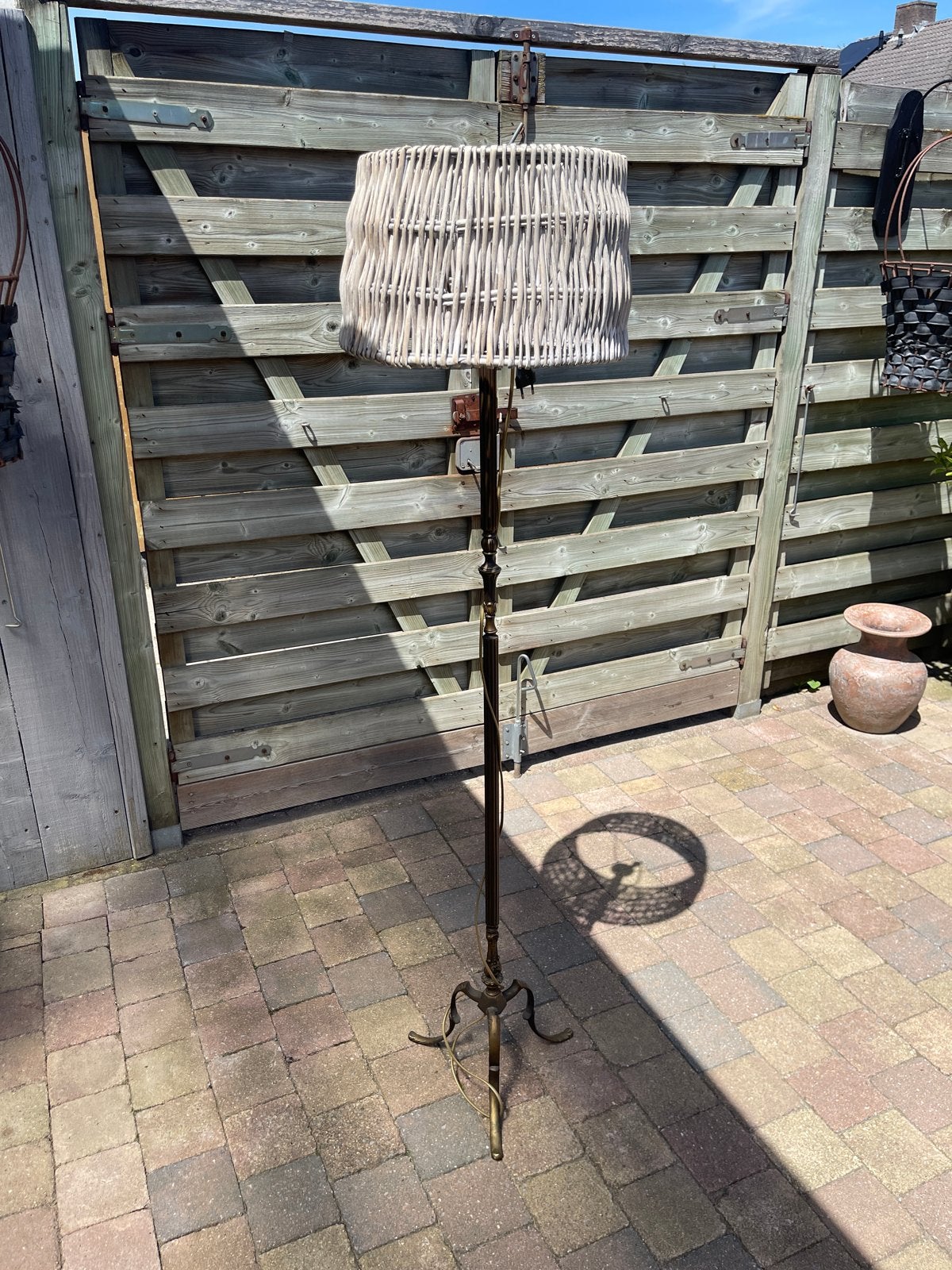 Staande schemerlamp met rieten kap, Ophalen of Verzenden, Gebruikt, Overige materialen, 150 tot 200 cm