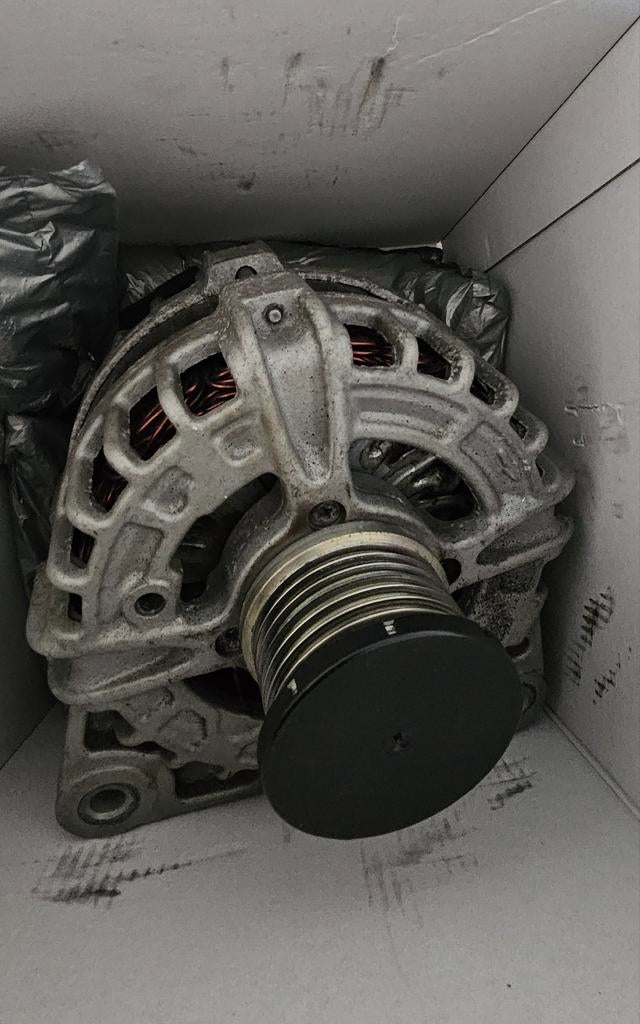 Dynamo alternator Nissan Qashqai j11 231004BE0B, Auto-onderdelen, Motor en Toebehoren, Ophalen, Nissan