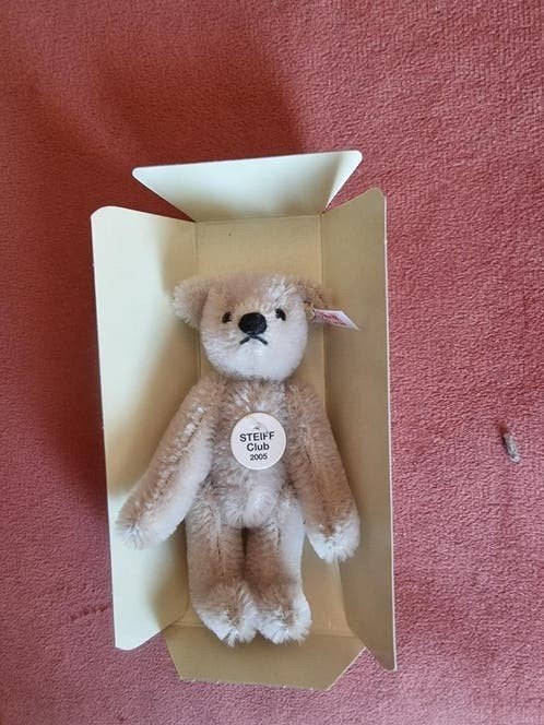 Steiff Mini Beertje 2005 Zilver Grijs 10 cm met Certificaat, Overige merken, Beer, Grijs, Ophalen of Verzenden