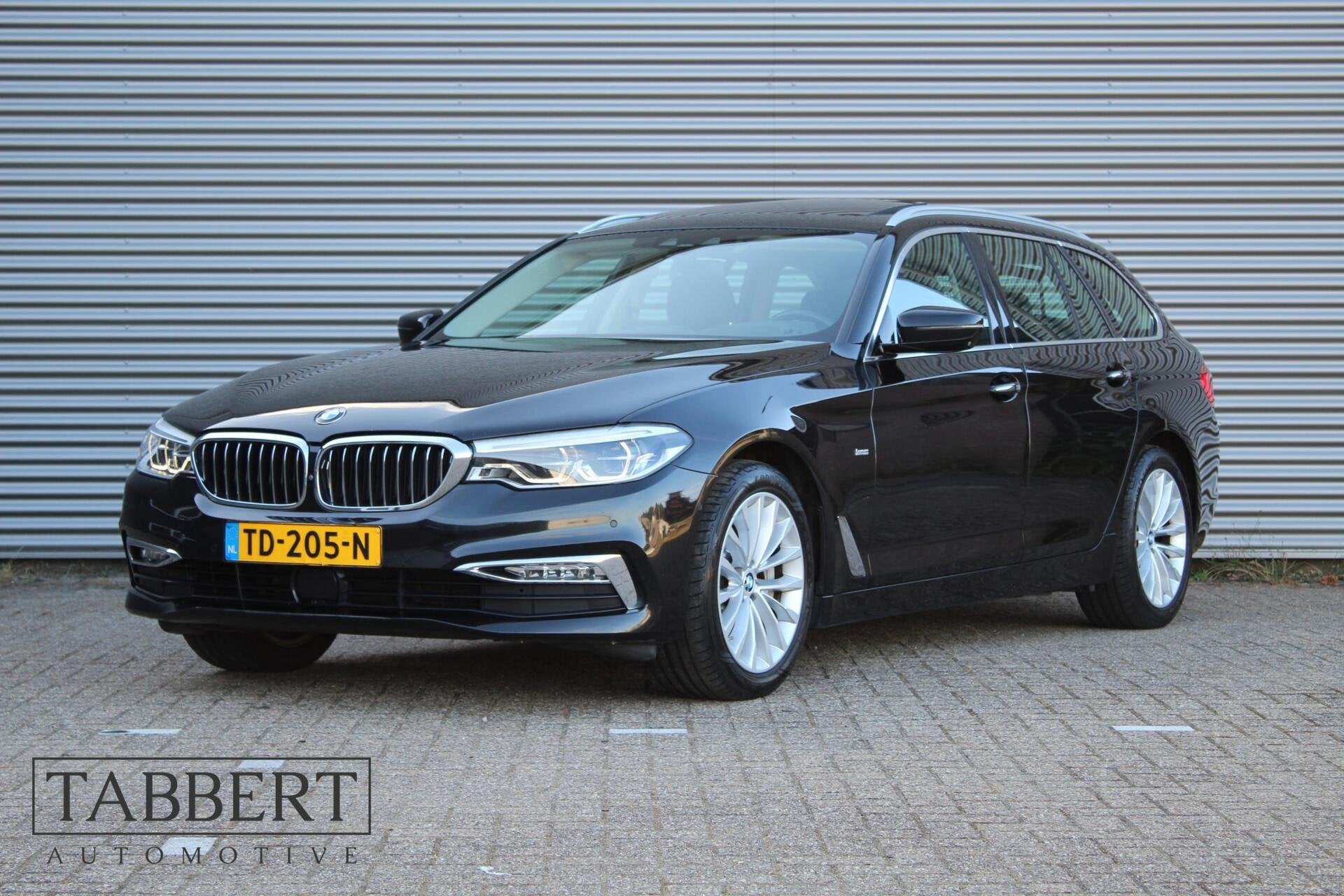 BMW 5-serie Touring 530i High Executive Luxury Line Trekhaak, Automaat, 1998 cc, Achterwielaandrijving, Gebruikt