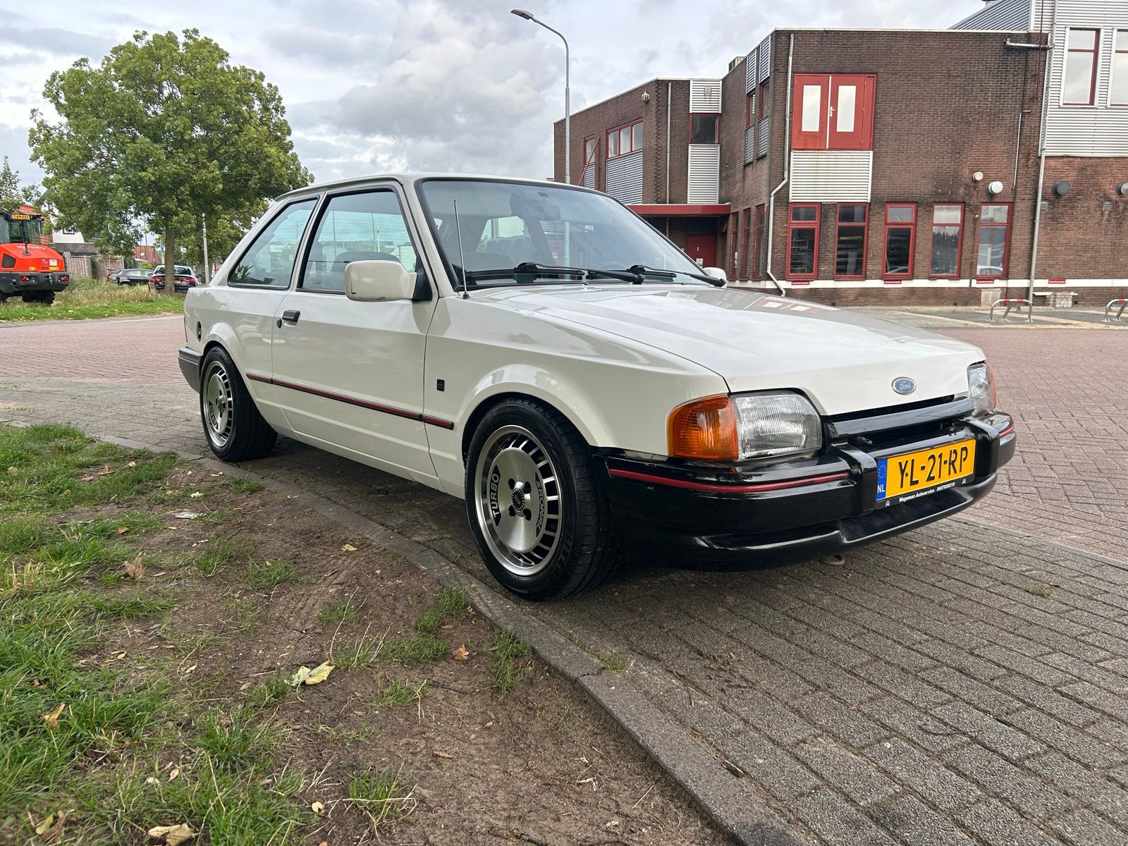 Ford Escort 1.6 XR3i 1990 Wit, Voorwielaandrijving, Escort, 4 cilinders, 850 kg