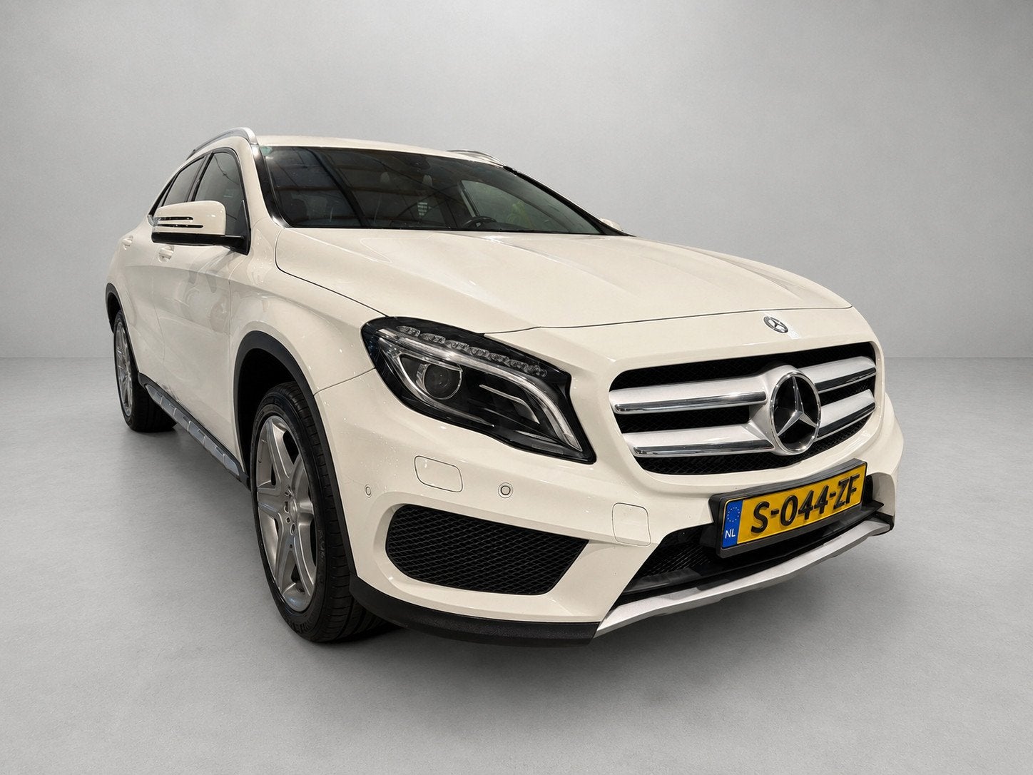 Mercedes-Benz GLA-klasse 200 Prestige - AMG Edition - Automa, Auto's, Gebruikt, 715 kg, Wit, 1595 cc