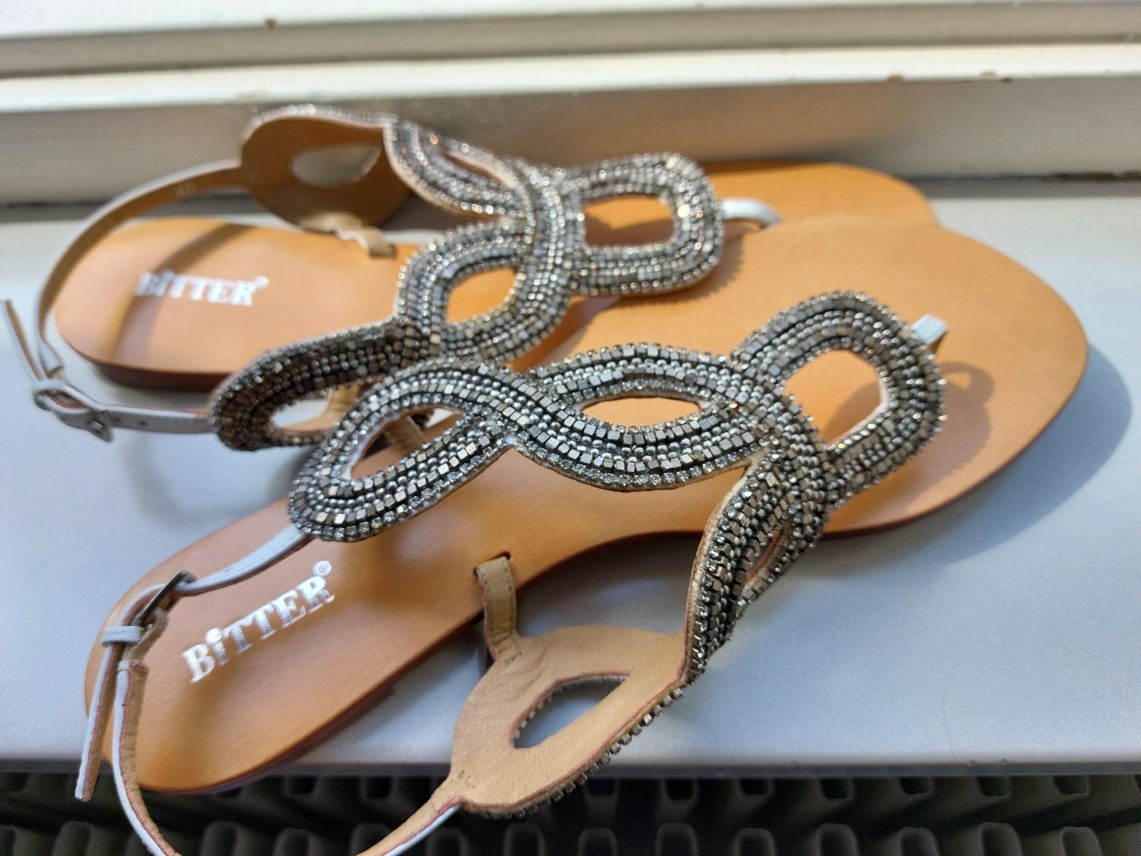 Bitter sandalen met strass, maat 40, zilver., Kleding | Dames, Overige kleuren, Zo goed als nieuw, Bitter, Sandalen of Muiltjes