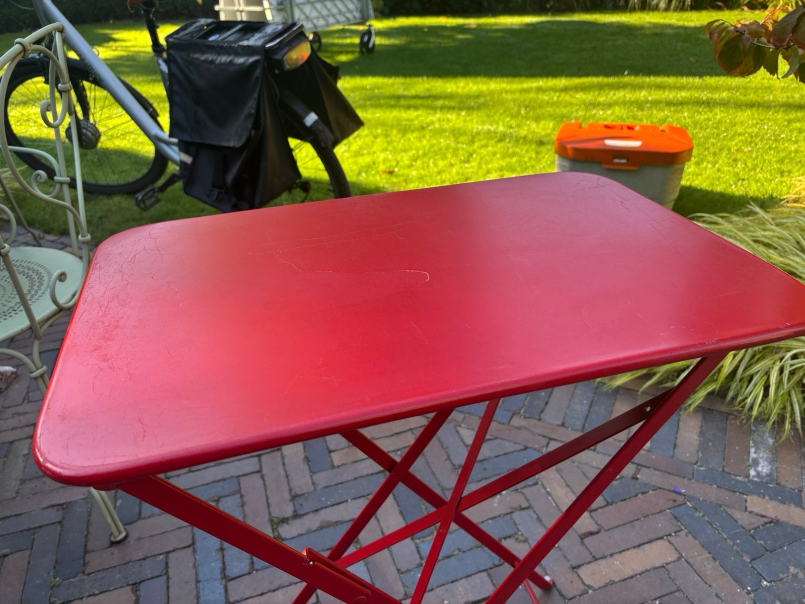 Twv 225 euro: Fermob Bistro tafel 57x37 cm in Poppy Red, Ophalen, Gebruikt, Rechthoekig, Aluminium