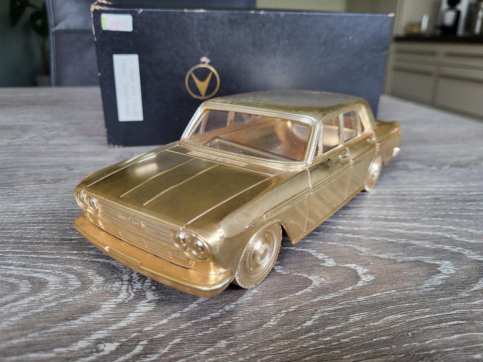 Toyota Crown sigarettenhouder schaal 1:18?, Ophalen of Verzenden, Zo goed als nieuw, Overige merken