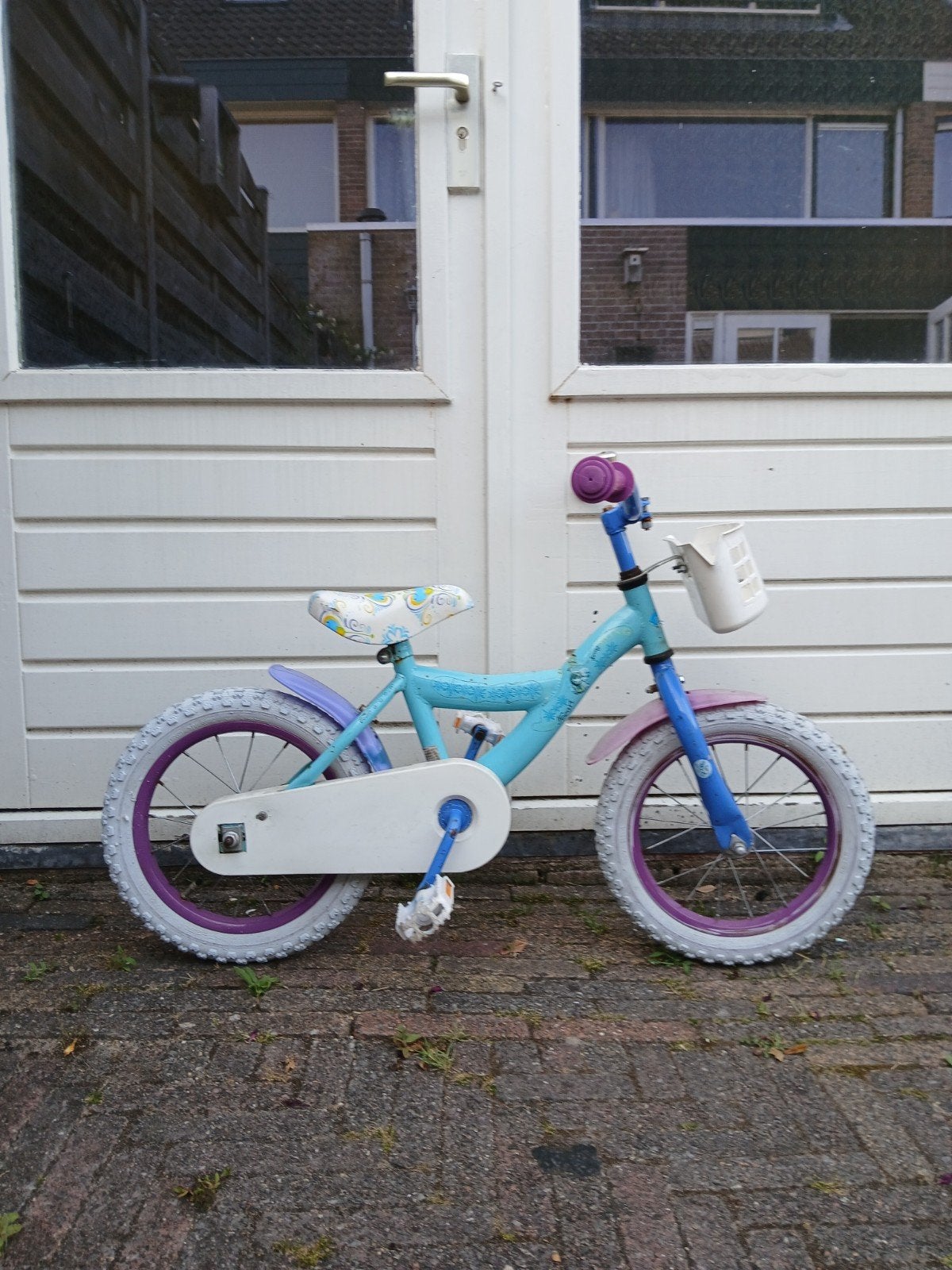 Kinderfiets Frozen 14 inch., Fietsen en Brommers, Fietsen | Kinderfietsjes, Ophalen, Minder dan 16 inch, Zijwieltjes