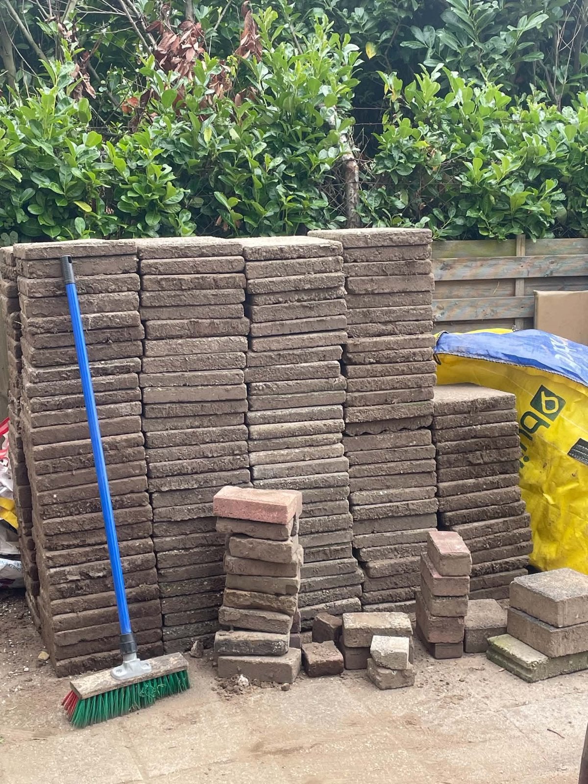 Gebruikte terrastegels en klinkers van beton, Tuin en Terras, Gebruikt, Ophalen of Verzenden, 10 m² of meer, Beton