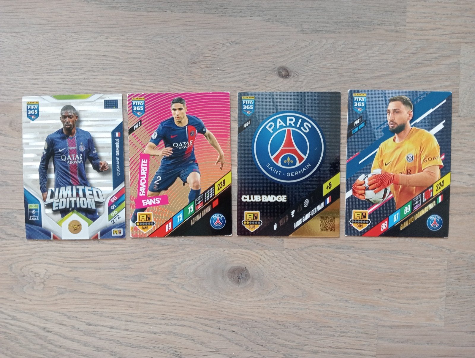 Panini FIFA 365 kaarten - Paris Saint-Germain, Ophalen of Verzenden, Zo goed als nieuw, Meerdere plaatjes