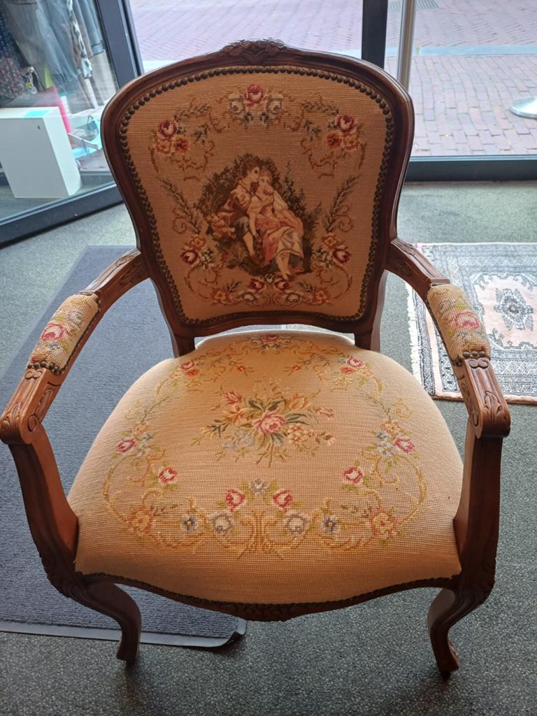 Antieke Fauteuil, Ophalen