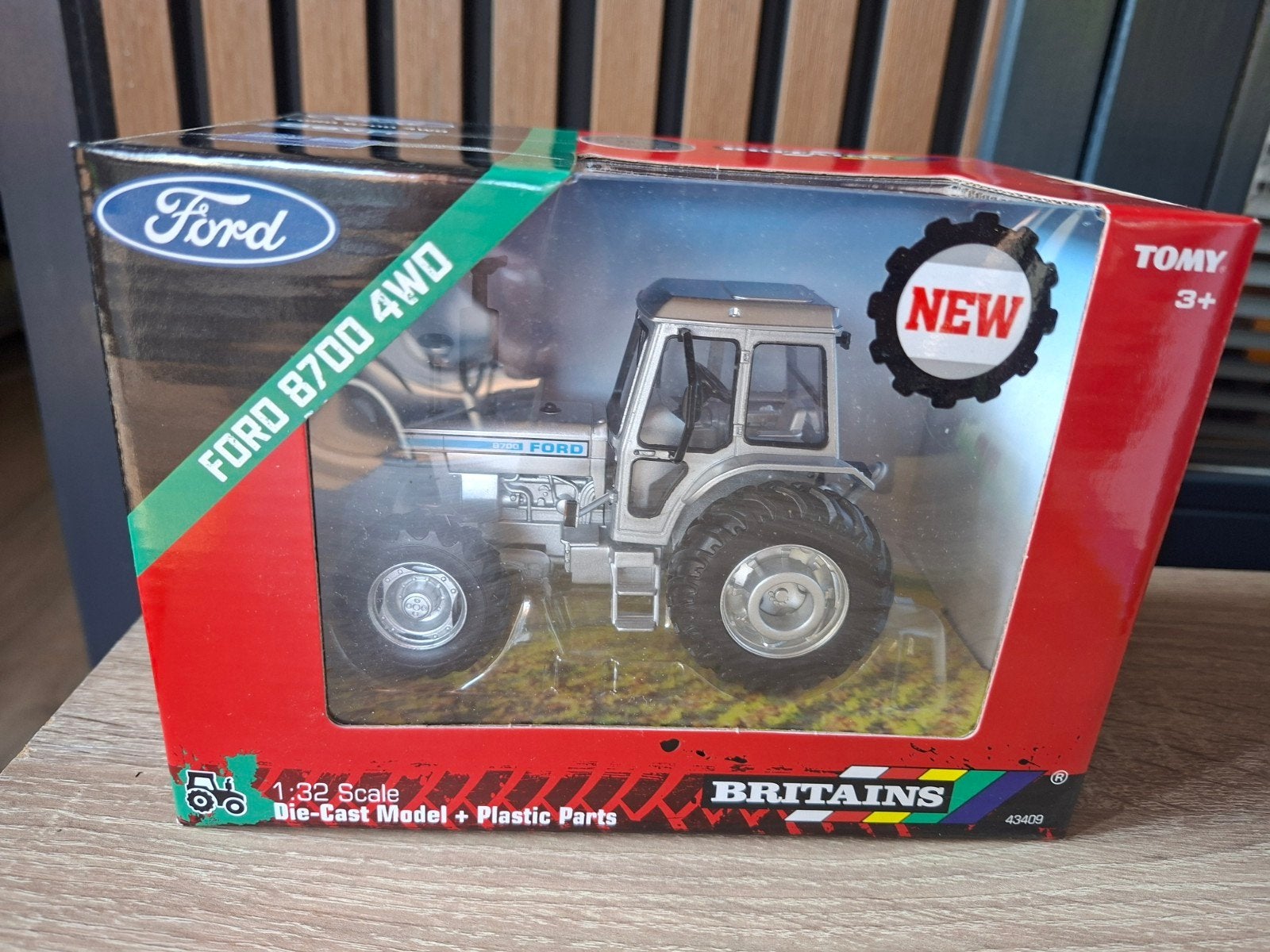 te koop zilveren Ford 8700 4 wd Britains, Hobby en Vrije tijd, Ophalen of Verzenden, Tractor of Landbouw, Britains