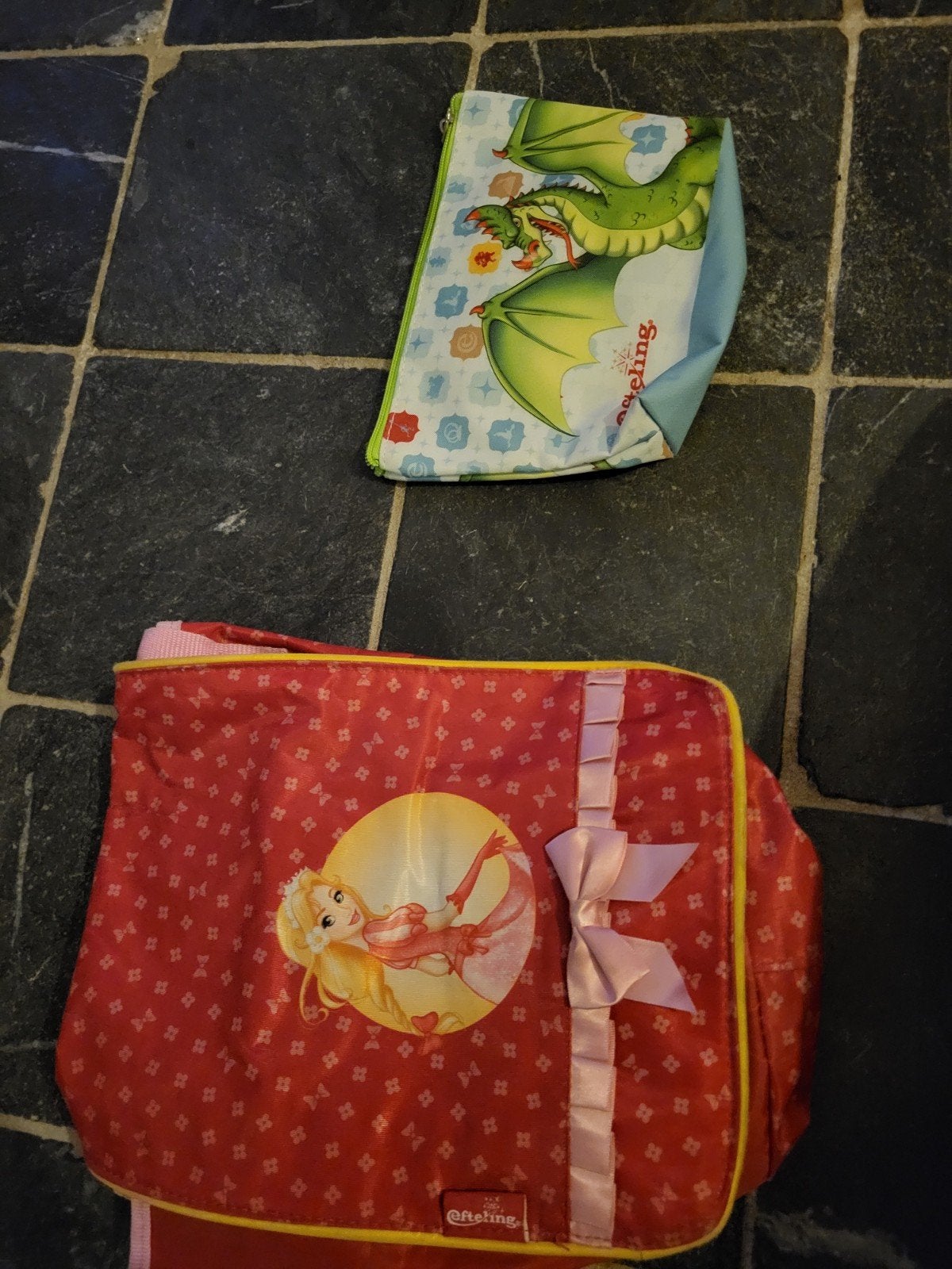 Efteling Assepoester tas en Draak toilettas, Ophalen of Verzenden