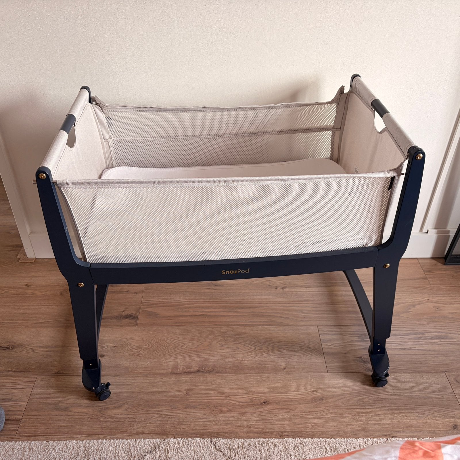 Snuzpod Studio co-sleeper, Kinderen en Baby's, Ophalen, Gebruikt, Wieg