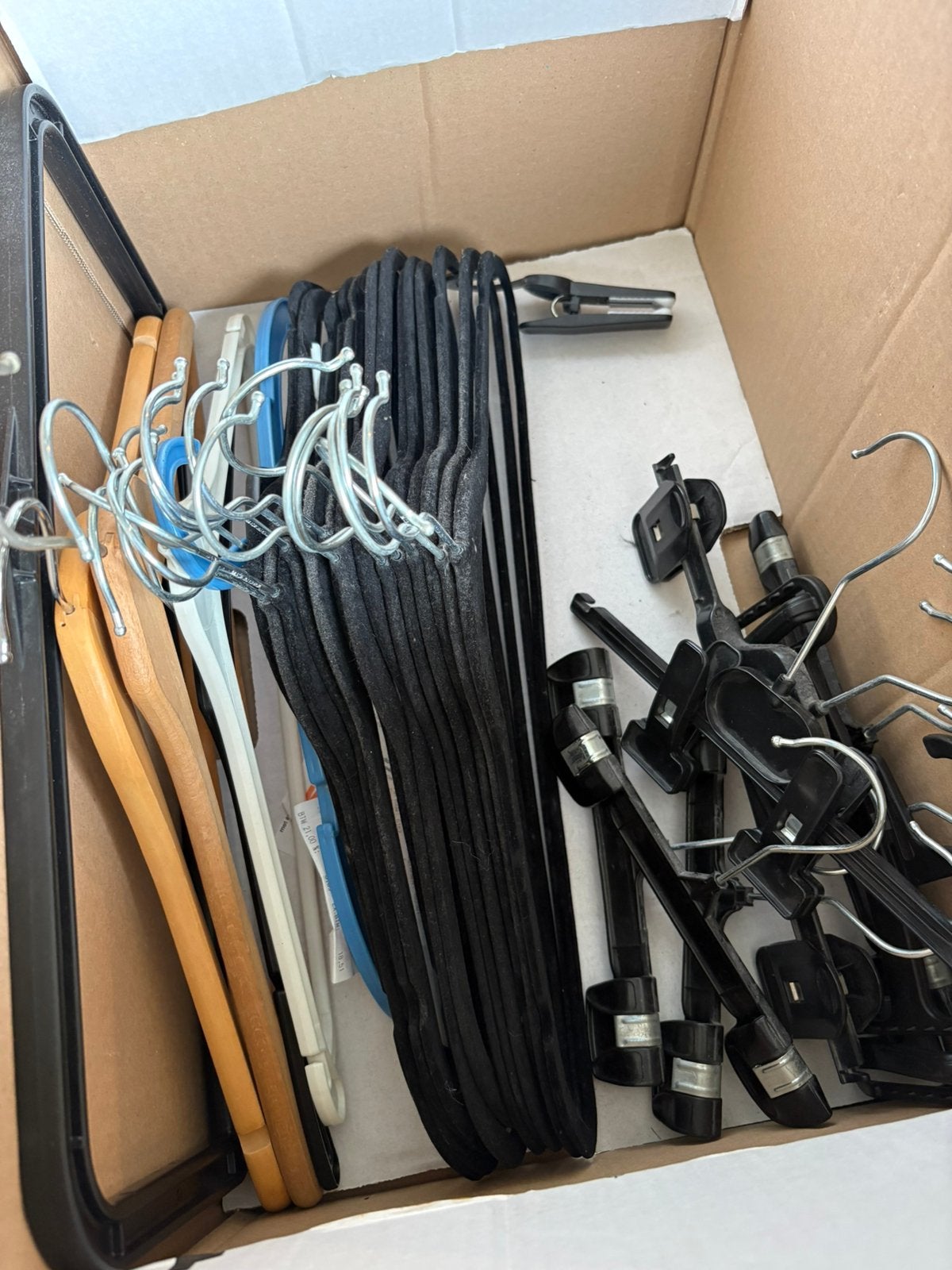 Gratis kledinghangers (alleen even afstoffen), Ophalen, Gebruikt