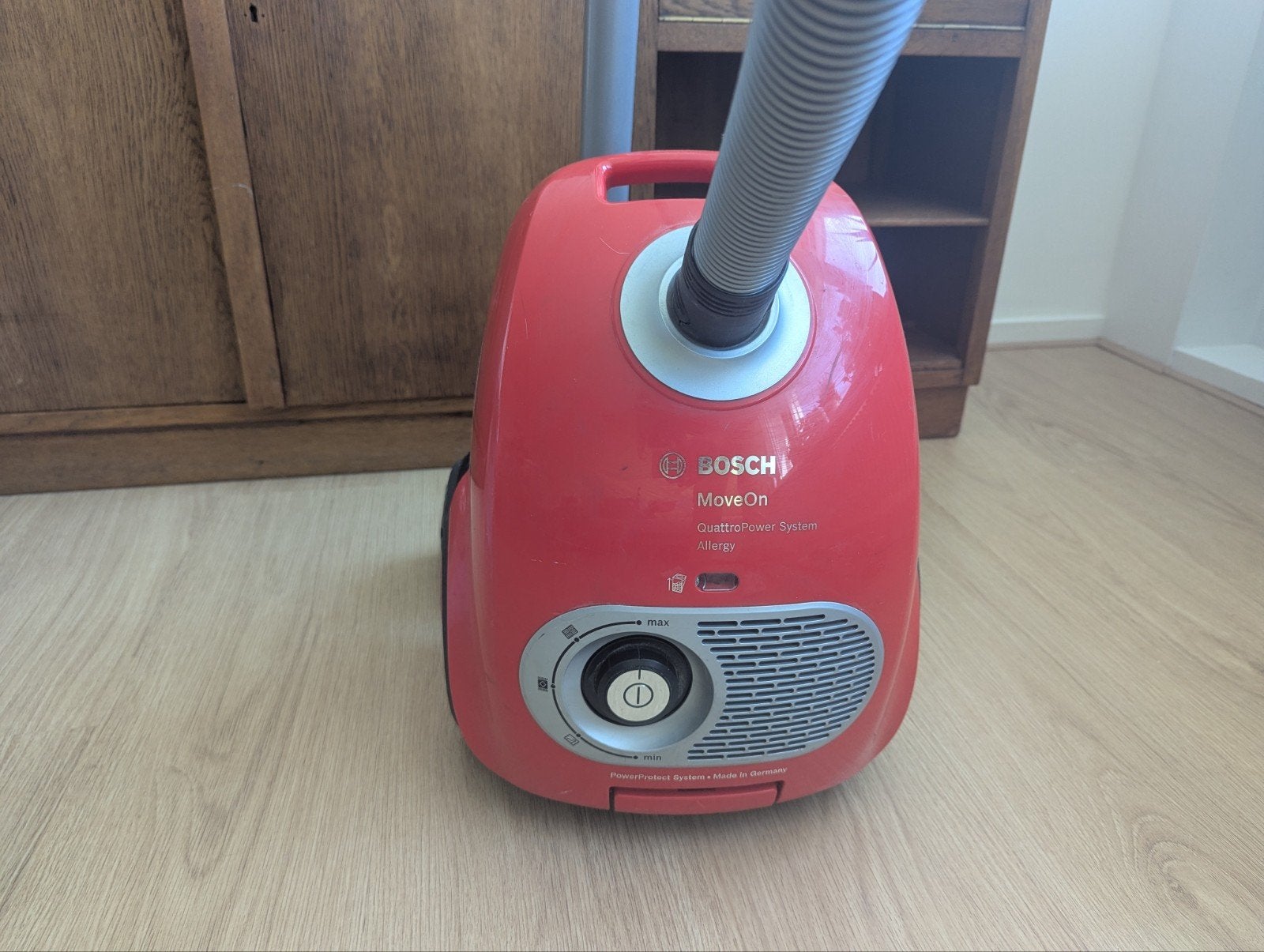 Bosch MoveOn stofzuiger, Witgoed en Apparatuur, Gebruikt, Bosch, Sledestofzuiger, Ophalen