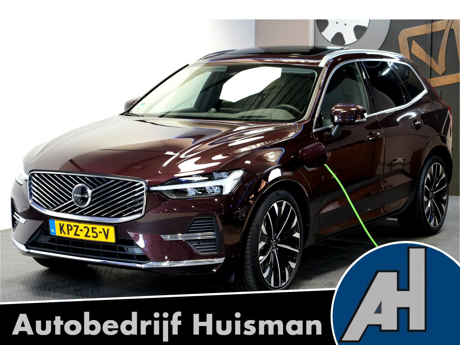 Volvo XC60 2.0 T8 AWD 335kW/456pk Aut8 Recharge Ultra Bright, Automaat, Gebruikt, Euro 6, 4 cilinders