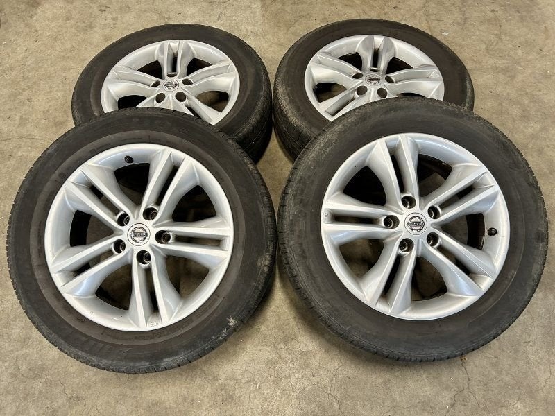 17 inch originele velgen + zomerbanden Nissan Qashqai velgen