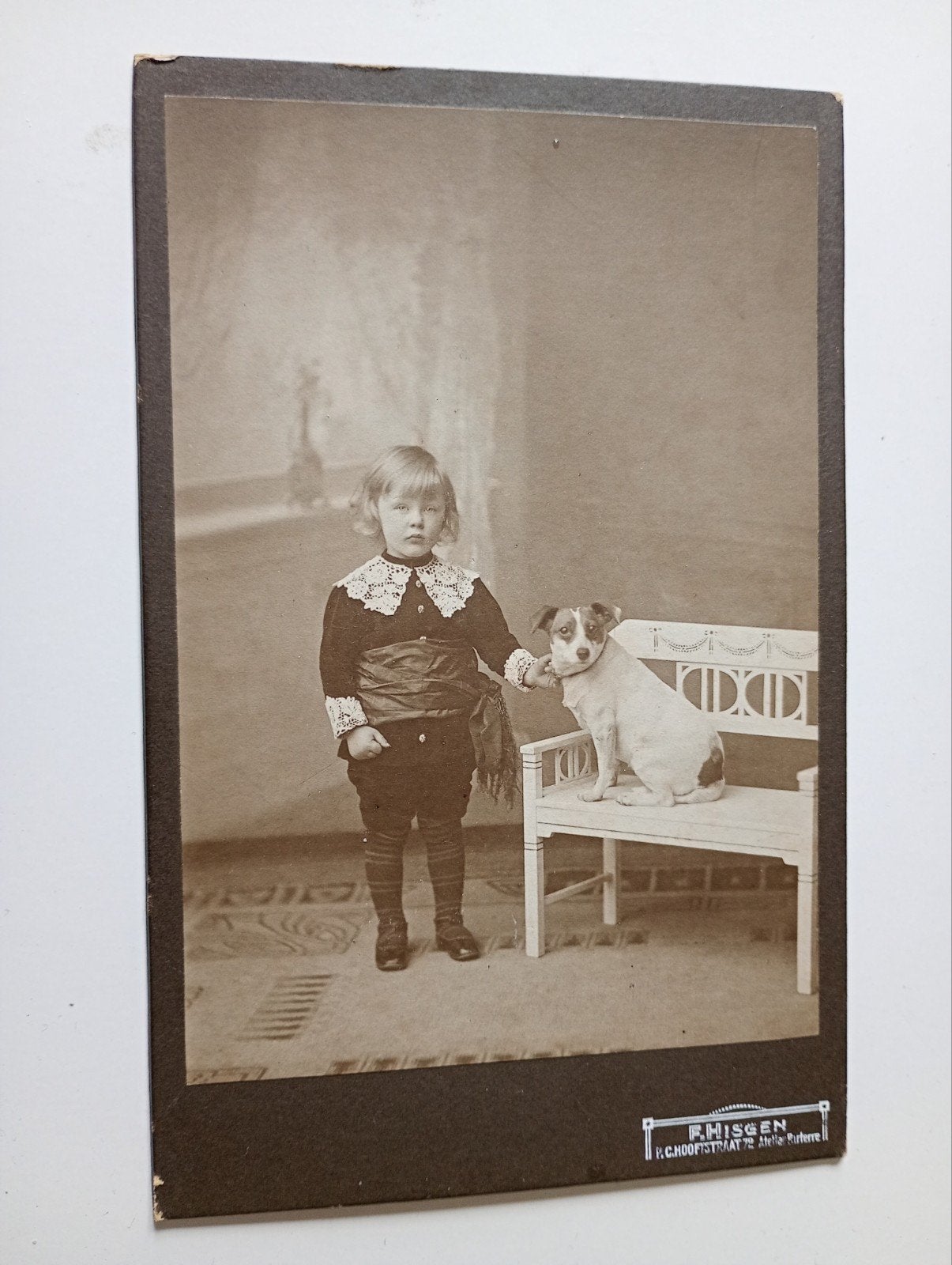 Kabinetsfoto Amsterdam Kind met Hond, Gebruikt, Foto, Ophalen of Verzenden, Voor 1940