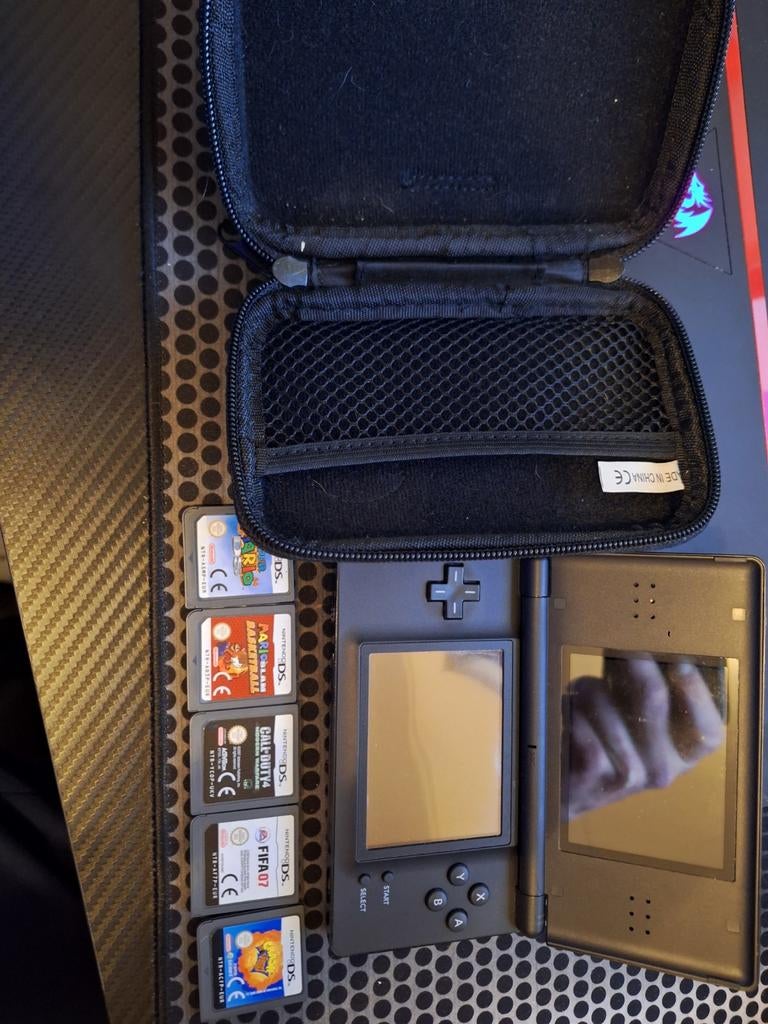Nintendo DS met 5 spellen en case (zonder oplader), Spelcomputers en Games, Games | Nintendo DS, Ophalen of Verzenden, Gebruikt