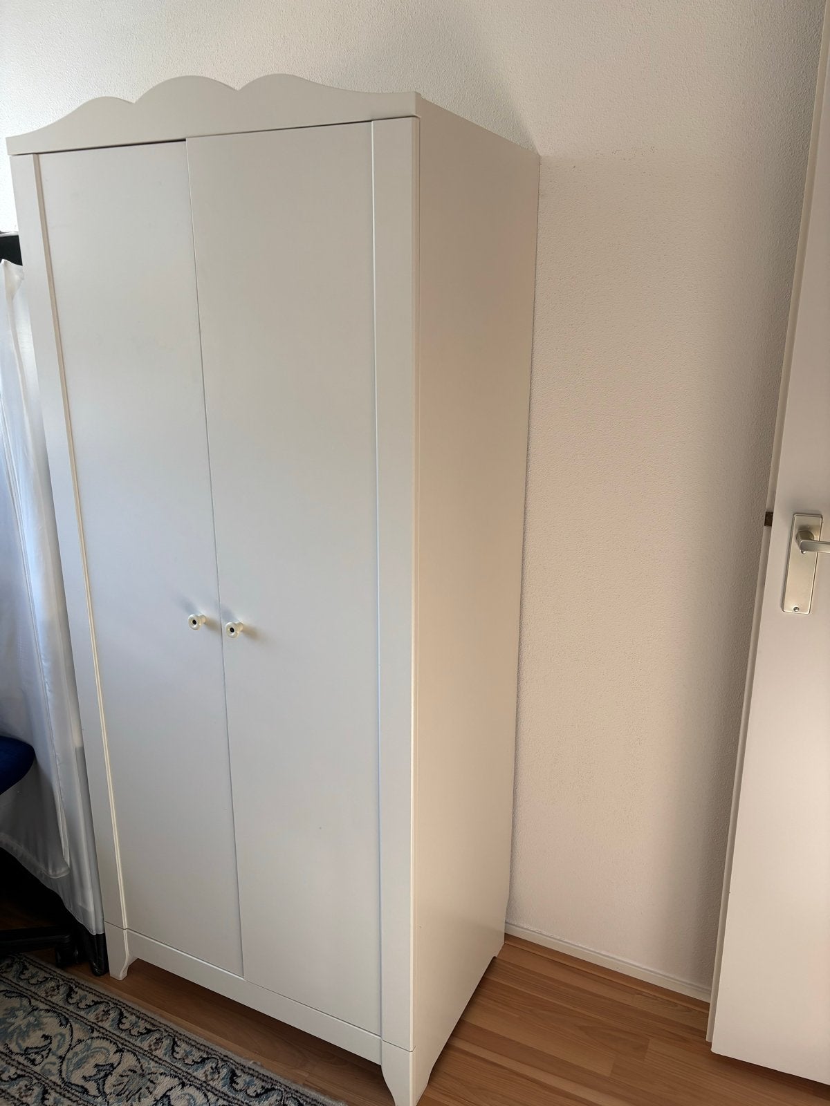 Witte kledingkast met hangruimte en planken, Ophalen, Met plank(en), Gebruikt, 50 tot 100 cm