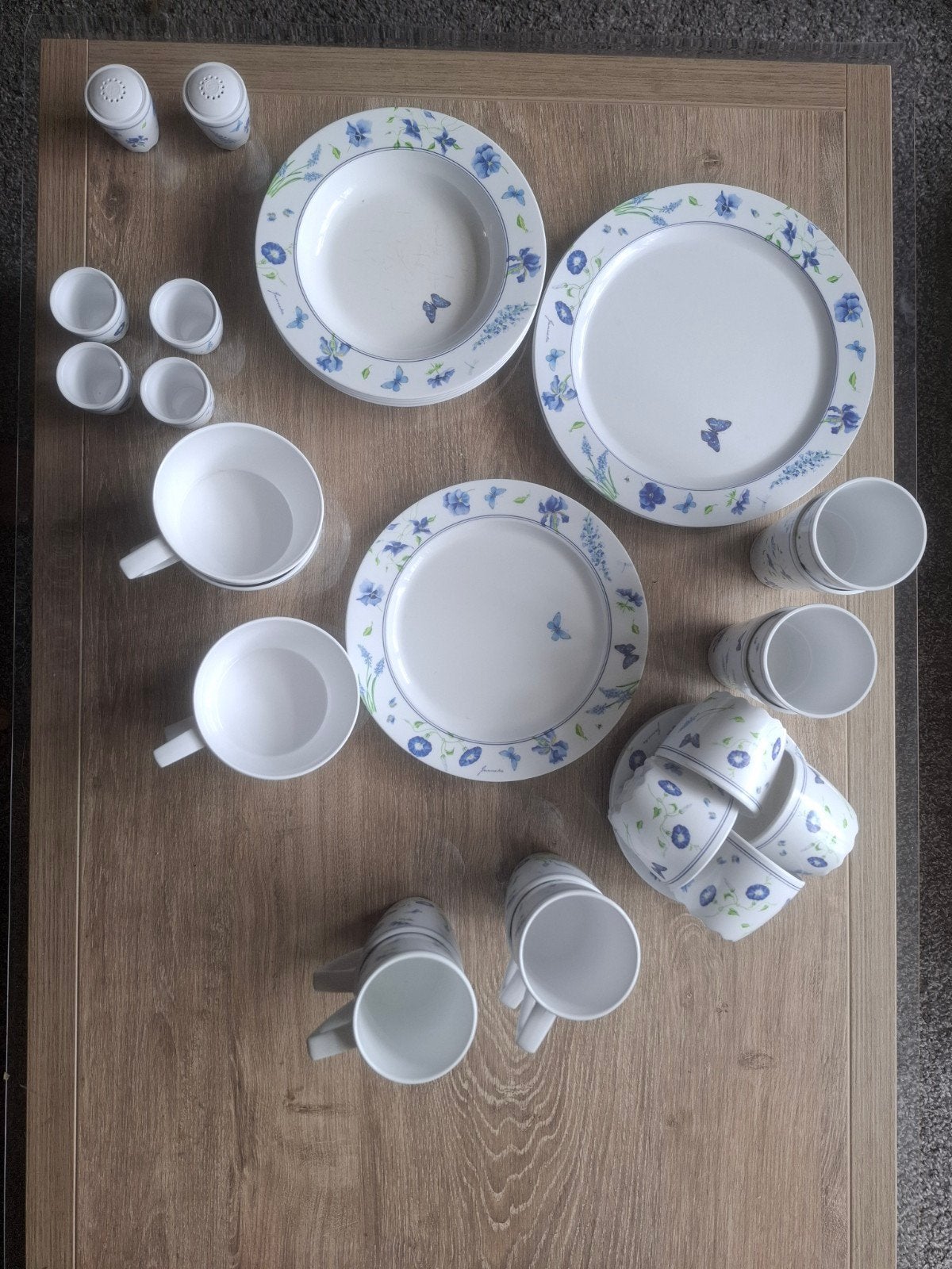 Janneke Brinkman servies voor 4 personen, zo goed als nieuw, Kunststof, Mepal, Overige typen, Ophalen of Verzenden