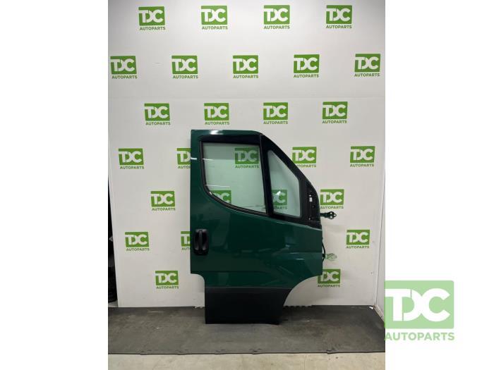 Portier 2Deurs rechts van een Iveco New Daily, Auto-onderdelen, 12 maanden garantie, Gebruikt, -, -