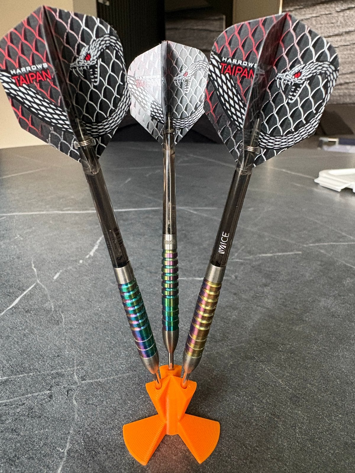 One80 Chameleon 24 gram darts - Zo goed als nieuw, Sport en Fitness, Ophalen of Verzenden, Zo goed als nieuw, Pijlen