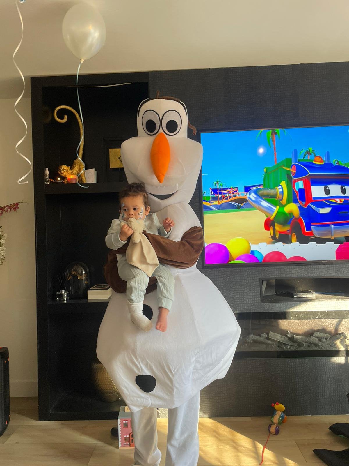 Olaf de sneeuwpop ️ met acteur op jouw verjaardagsfeestje, Ophalen, Zo goed als nieuw, Verjaardag