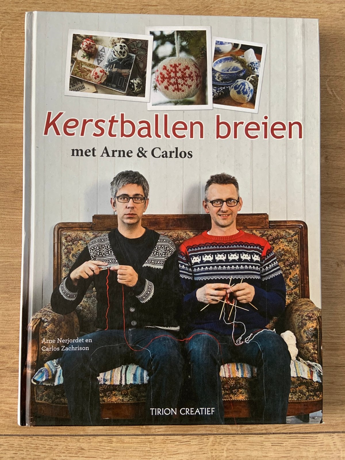 Kerstballen breien met Arne & Carlos, Ophalen of Verzenden, Zo goed als nieuw, Breien en Haken
