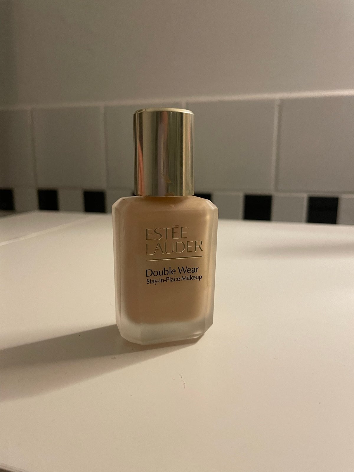 Estée Lauder Double Wear Stay-in-Place Makeup 2N1, Gehele gezicht, Beige, Ophalen of Verzenden, Zo goed als nieuw