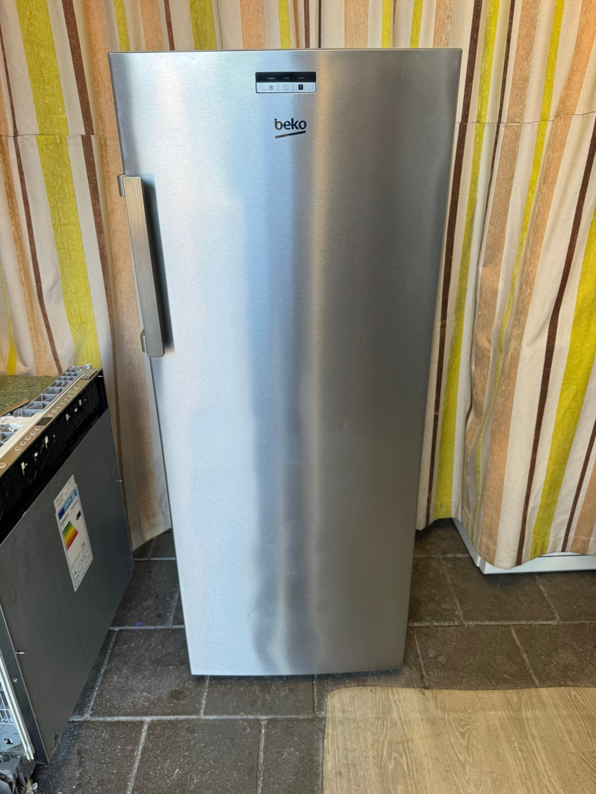 BEKO 6 Laden Vrieskast | Grijs | Schoon | Werkt Super, Gebruikt, Minder dan 60 cm, Energieklasse A of zuiniger, 140 tot 160 cm