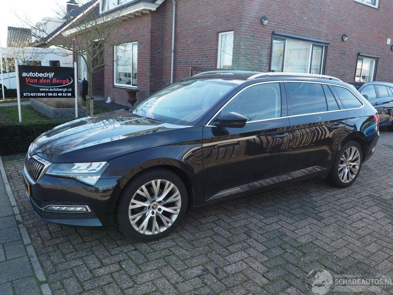 Skoda Superb 2.0 TDI Nusiness edi Automaat (bj 2020), Auto diversen, Automaat, Infoline@skoda-auto.cz, Zwart, Stationwagon