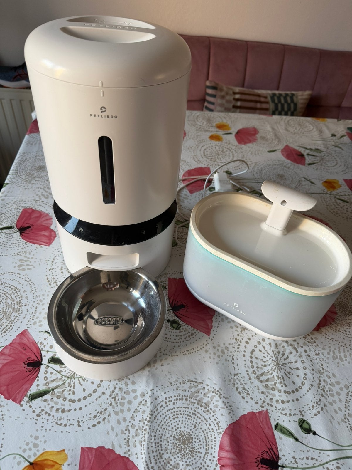 Automatische voederbak en waterbak (petlibro), Ophalen, Zo goed als nieuw