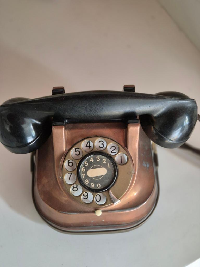 Vintage Telefoon met Draaischijf - Koperkleurig, Antiek en Kunst, Ophalen of Verzenden