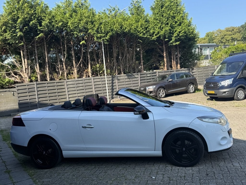 Renault Mégane Coupé-Cabriolet 2.0 Dynamique Automaat, Auto's, Renault, Euro 5, Gebruikt, 750 kg, 4 cilinders
