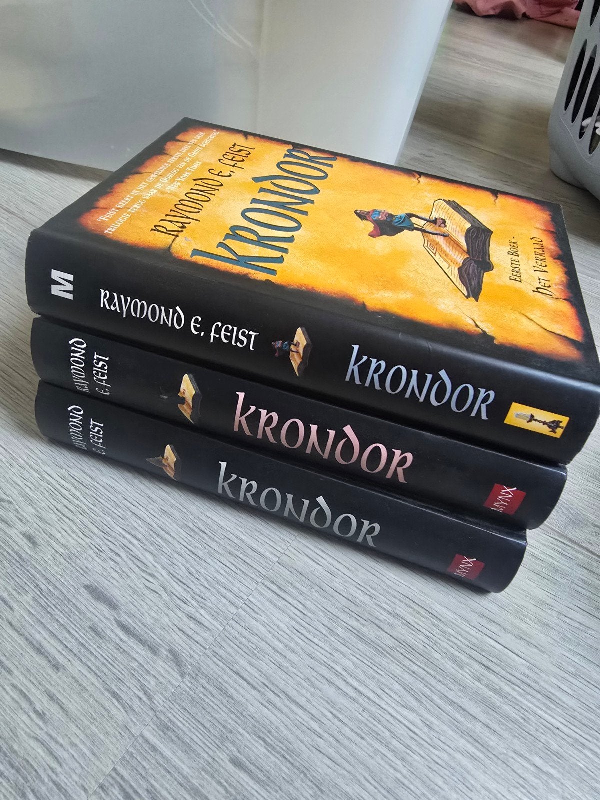 Krondor boekenreeks van Raymond E. Feist (3 delen), Boeken, Ophalen of Verzenden, Gelezen, Raymond E. Feist