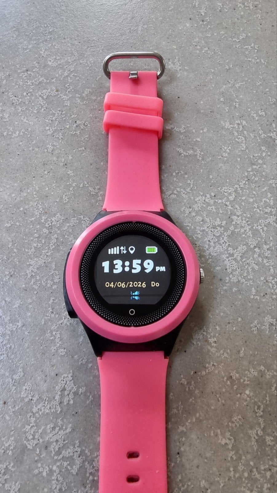 One2track horloge roze met €8,36 beltegoed, Ophalen of Verzenden, Zo goed als nieuw, Roze, Meisje