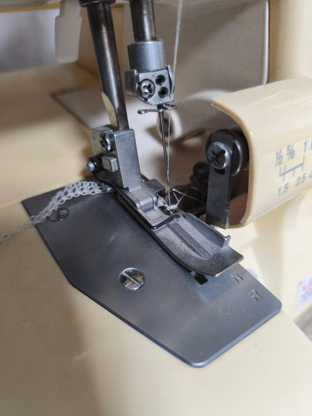 Goed werkende 4-draads lockmachine, Hobby en Vrije tijd, Ophalen, Gebruikt, Lockmachine, Overige merken