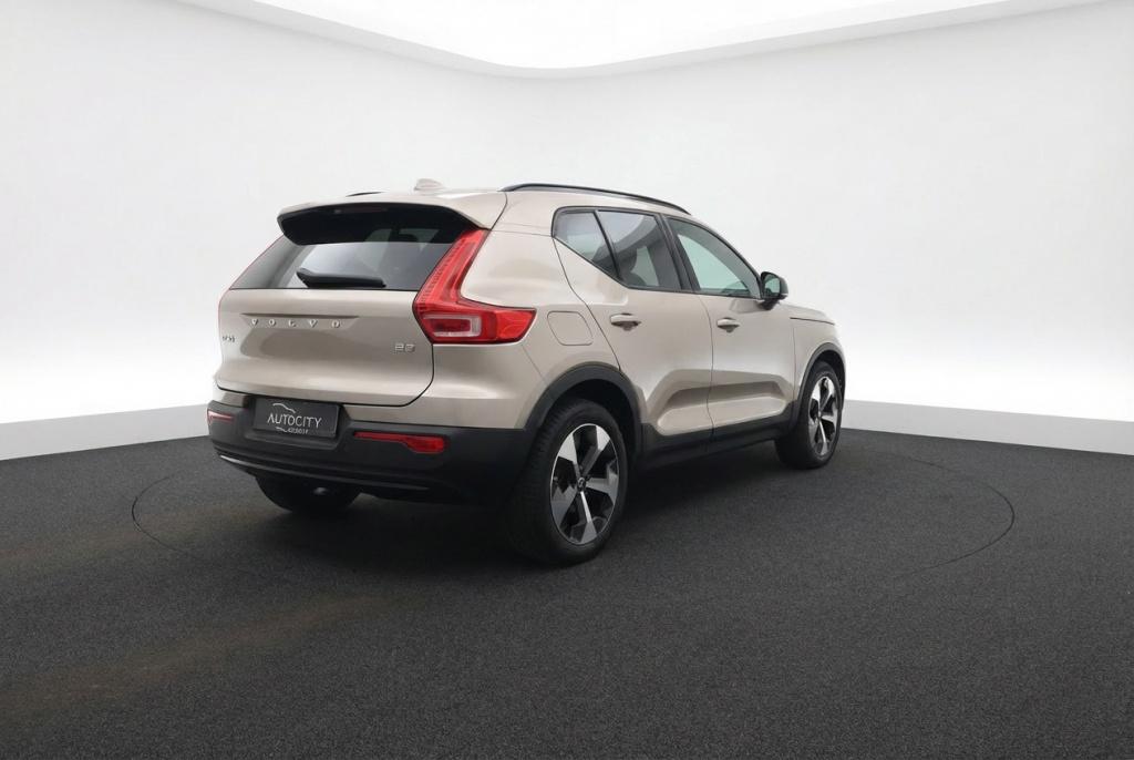 Volvo XC40 2.0 B3 MHEV Ultimate Dark Pano l Harman l Memory, Auto's, Volvo, Automaat, 15 km/l, Gebruikt, Zwart