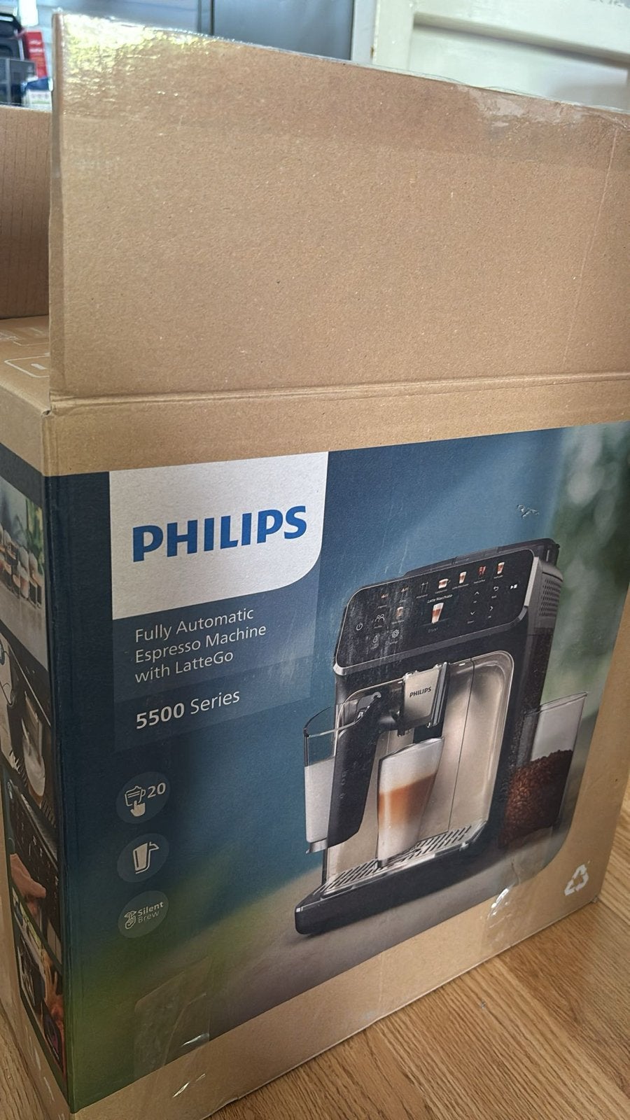 Philips 5500 Serie Volautomatische Espressomachine LatteGo, Witgoed en Apparatuur, Koffiezetapparaten, Afneembaar waterreservoir