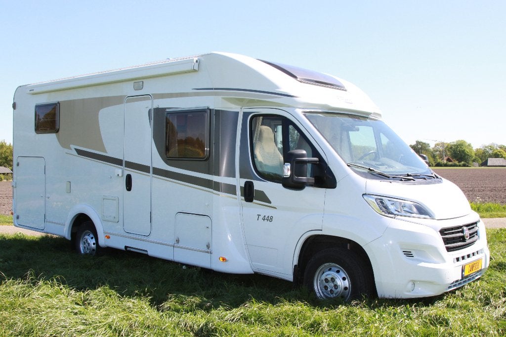Carado T448 Lengtebedden enkele bedden hefbed Airco zonnepan, Caravans en Kamperen, Fiat, 7 tot 8 meter, Bedrijf, Tot en met 6