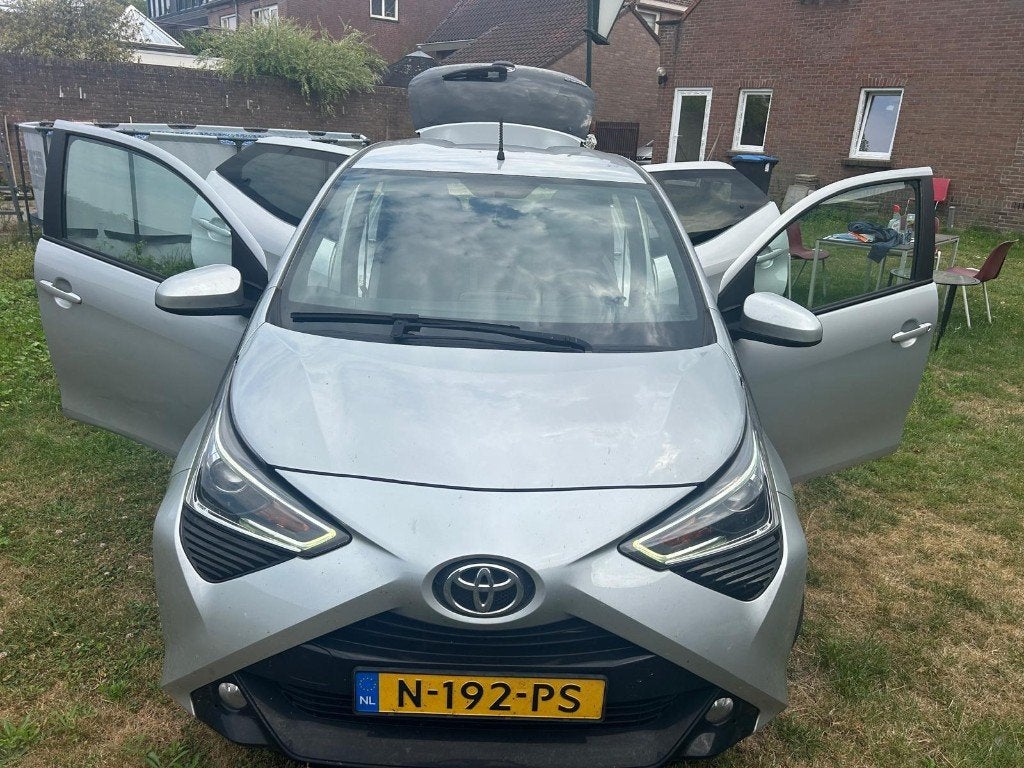 Toyota Aygo 1.0 | Eerste Eigenaar | Achteruitrijcamera, Voorwielaandrijving, Elektrische ramen, 4 stoelen, Origineel Nederlands