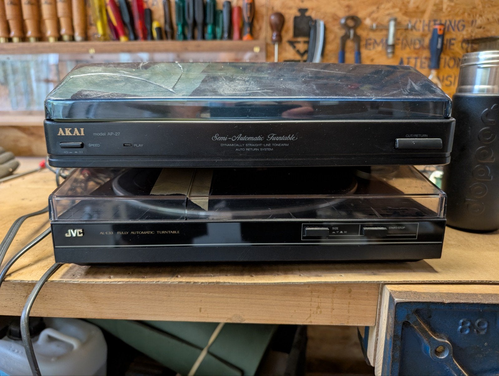 JVC AL-E33BK en Akai AP-27 platenspelers vintage, 2 stuks, Audio, Tv en Foto, Ophalen, Akai