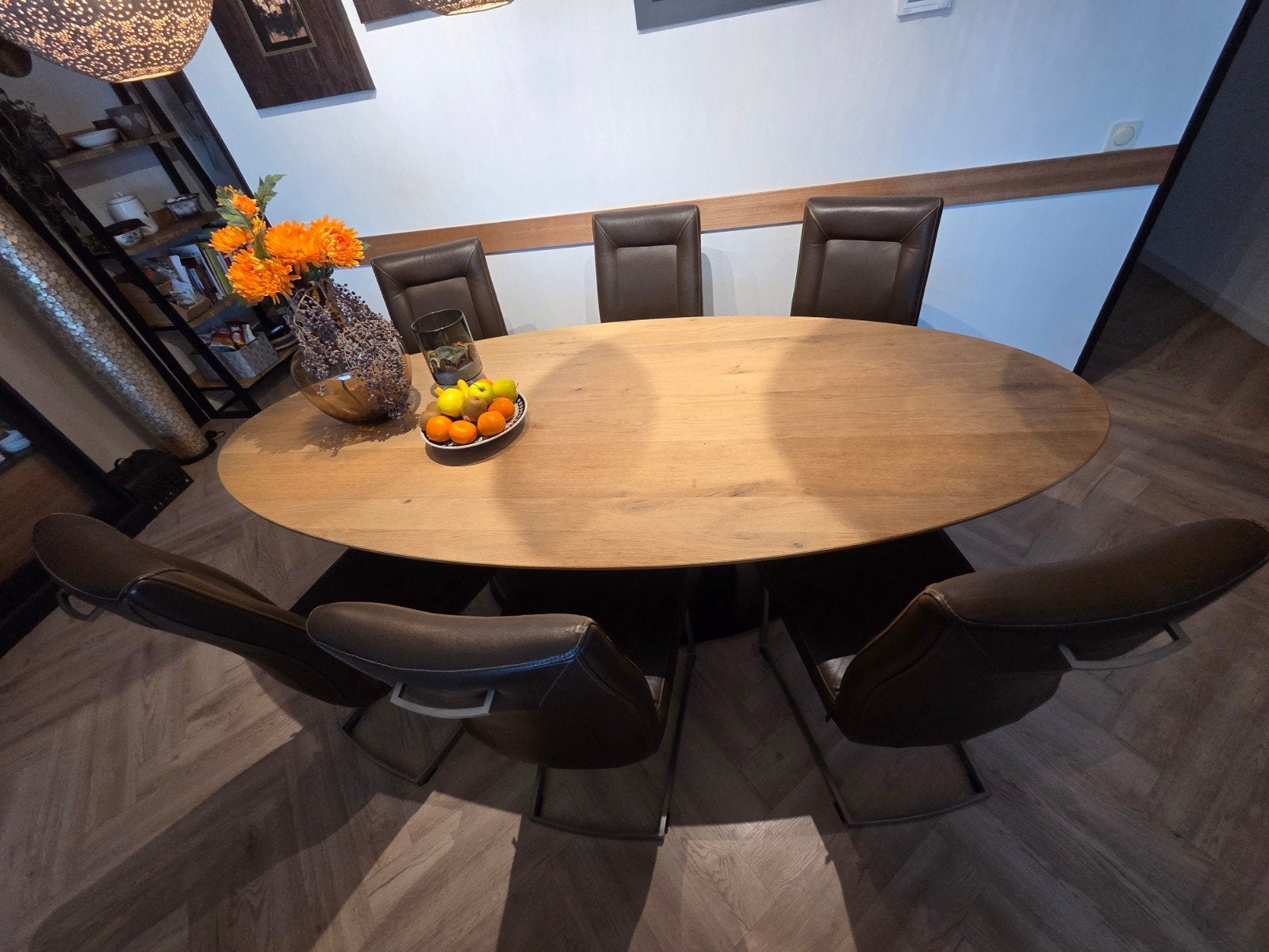 Ovaal Eiken Eettafel + 4 Donkerbruine Leren Eetkamerstoelen, Huis en Inrichting, Ophalen, 100 tot 150 cm, 200 cm of meer, Metaal